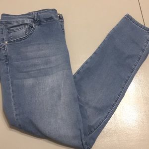Miss Poured In Blue skinny jeans